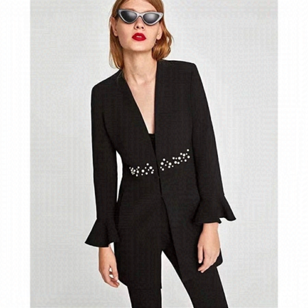 𝅺Zara Black Collarless Coat